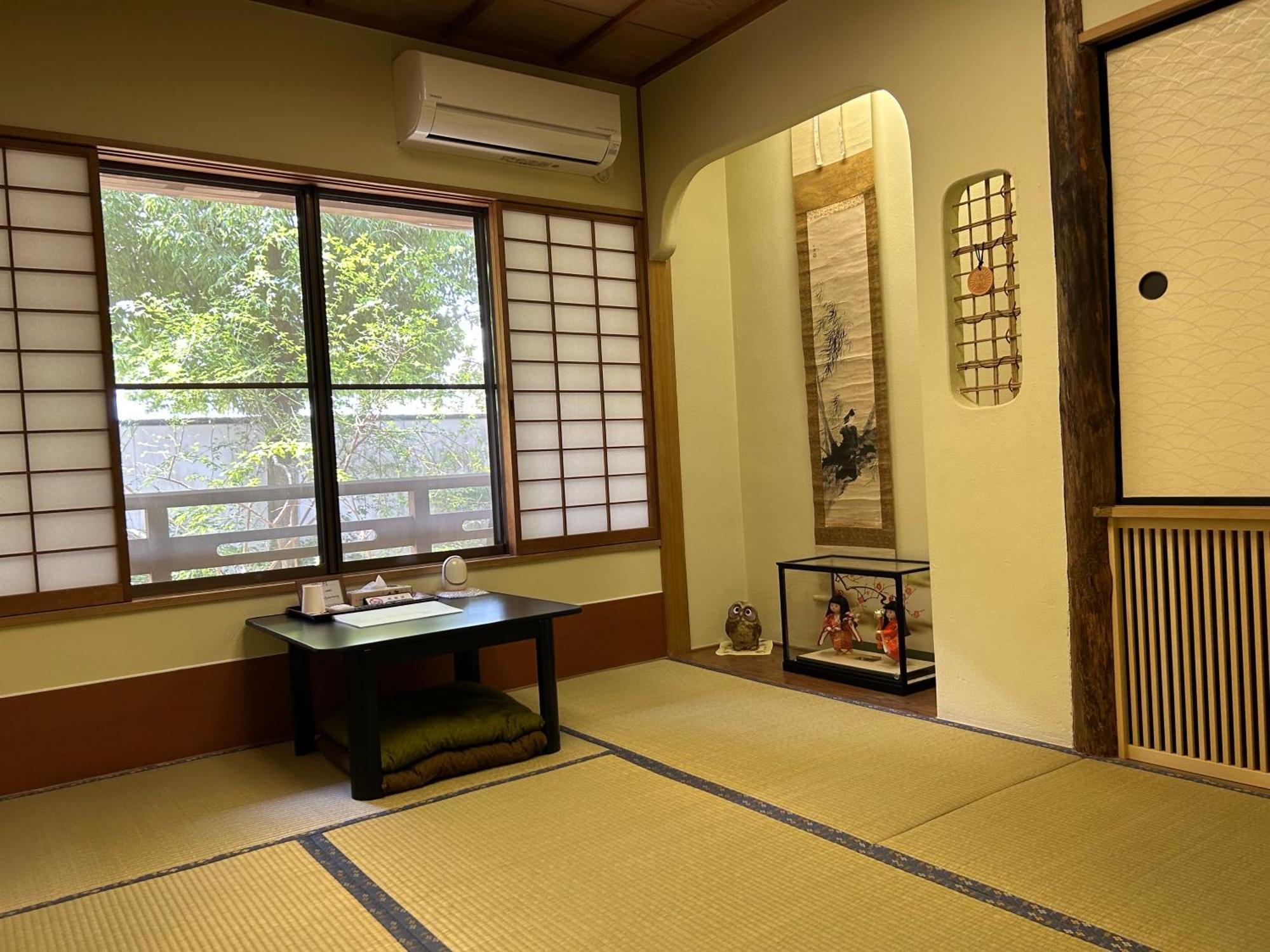 フクロウの御宿　新館 Séjour chez l'habitant *